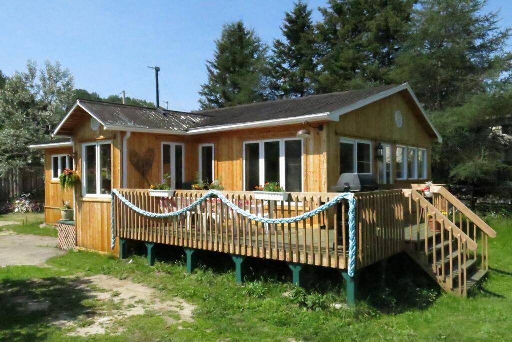 La Maison Du Capitaine Tadoussac Ngoại thất bức ảnh